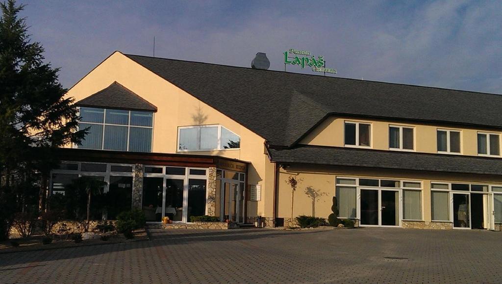 Penzion Lapas U Hoffera ニトラ エクステリア 写真